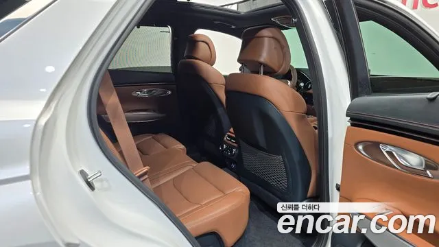 Genesis GV70 — Фото автомобиля 17
