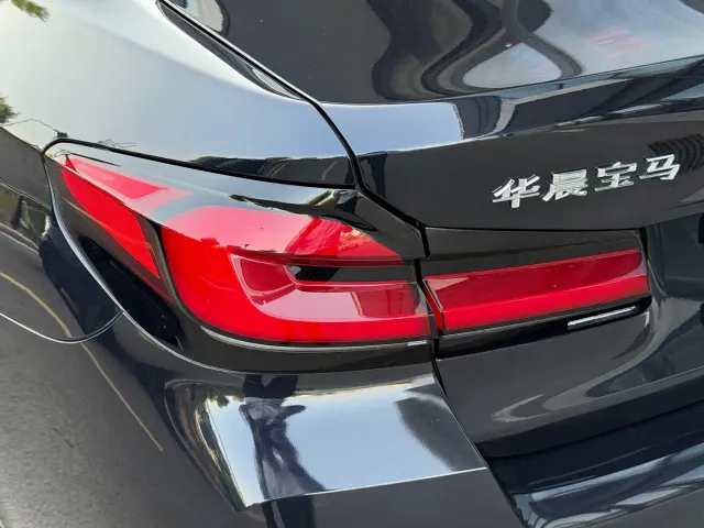 BMW 5 Series — Фото автомобиля 26
