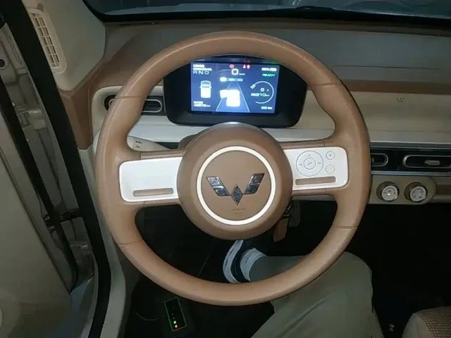 Wuling Hongguang Mini EV — Фото автомобиля 10
