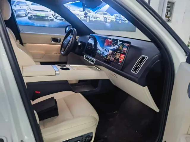 Li Auto L7 — Фото автомобиля 7