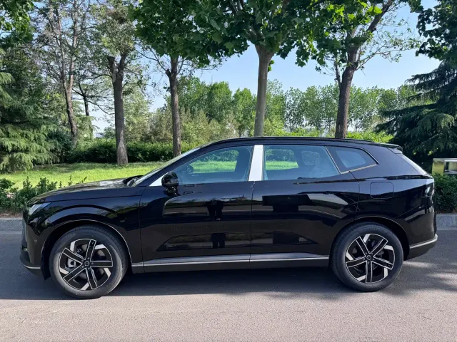 Volvo XC70 Plug-in Hybrid — Фото автомобиля 3