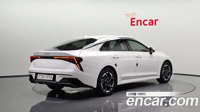 Kia K5 Новый K5 3 поколение 2.0 LPi(Для проката) — Фото автомобиля 2