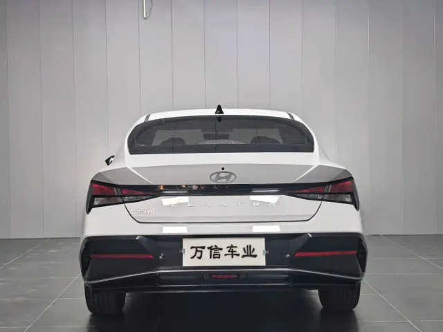 Hyundai Elantra — Фото автомобиля 4