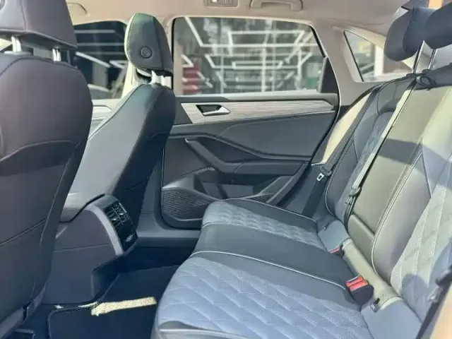 Volkswagen Sagitar — Фото автомобиля 6