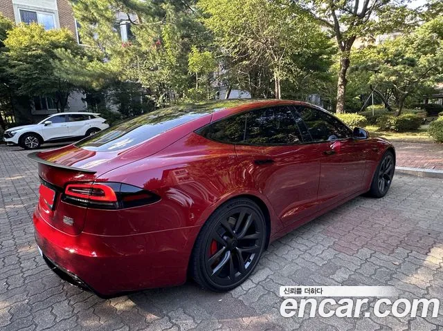 Tesla Model S — Фото автомобиля 2
