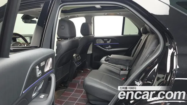 Mercedes-Benz GLE-Class — Фото автомобиля 12