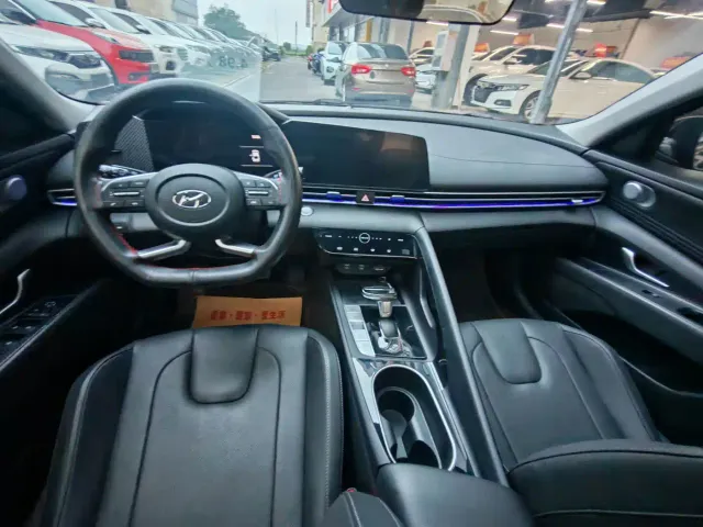 Hyundai Elantra 2022 240TGDi DCT GLX Black Knight Limited Edition — Фото автомобиля 7