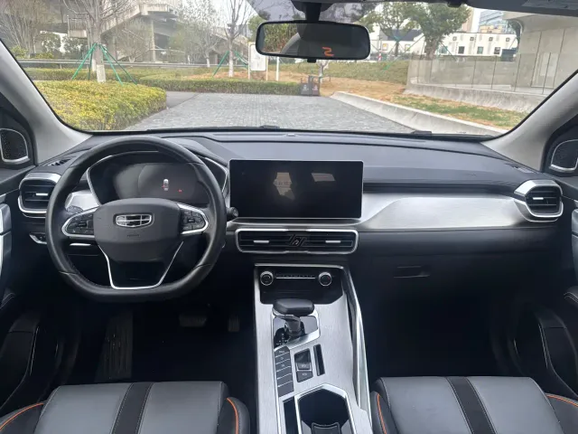 Geely Binyue — Фото автомобиля 11