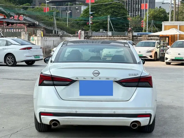 Nissan Teana — Фото автомобиля 4