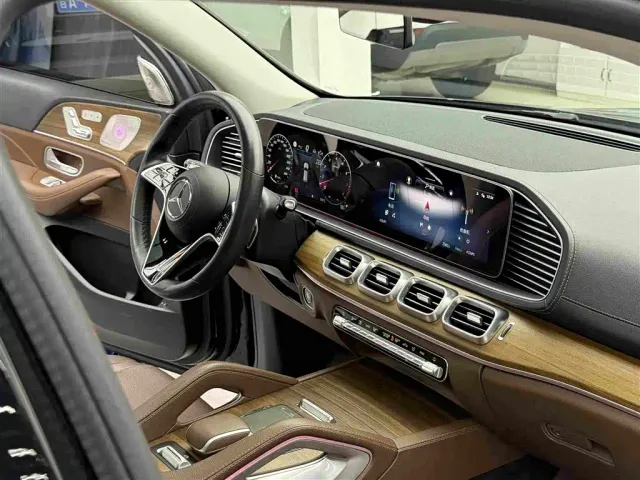 Mercedes-Benz GLE-Class — Фото автомобиля 12
