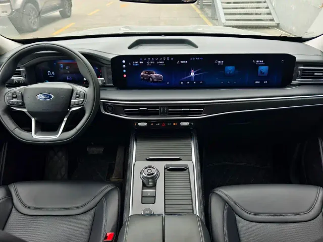 Ford Explorer — Фото автомобиля 9