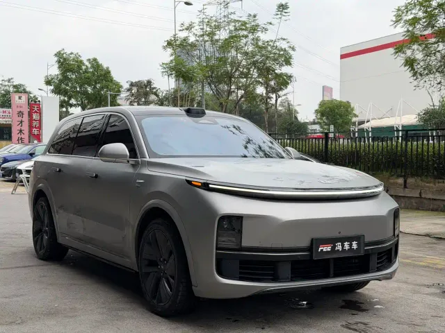 Li Auto L9 — Фото автомобиля 11