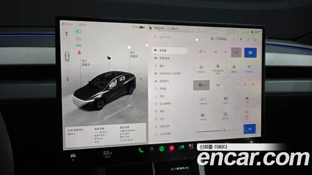 Tesla Model Y — Фото автомобиля 18