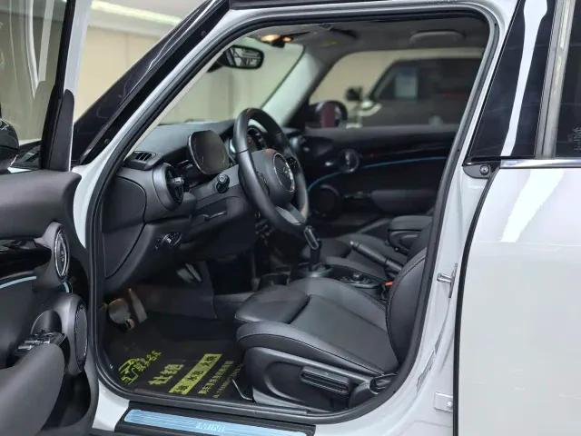 MINI Hatch — Фото автомобиля 10