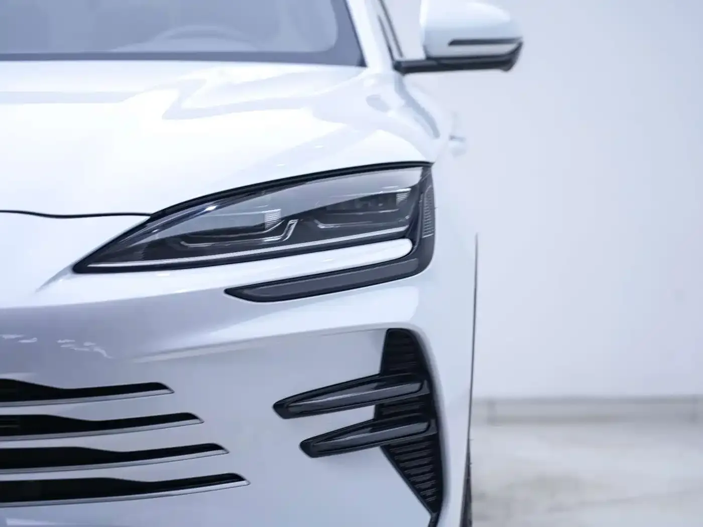 BYD Song PLUS PHEV 2023 Champion Edition DM-i 110KM Flagship PLUS — Фото автомобиля 7