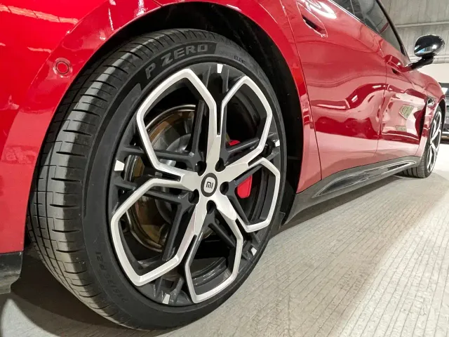 Xiaomi SU7 — Фото автомобиля 9
