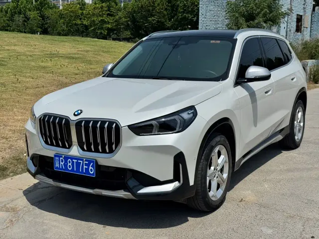 Фотография автомобиля — BMW X1