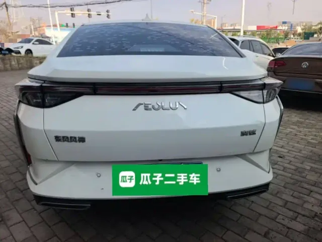 Dongfeng Yixuan — Фото автомобиля 5