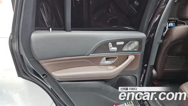 Mercedes-Benz GLS-Class — Фото автомобиля 24