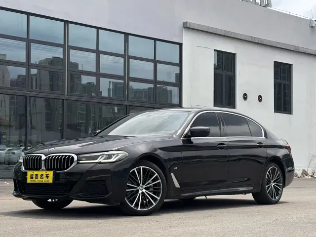 Фотография автомобиля — BMW 5 Series