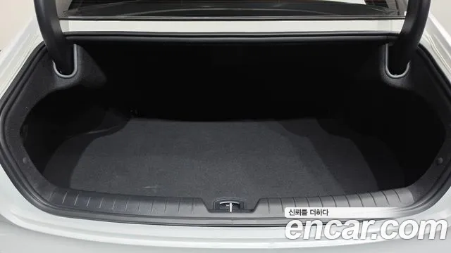 Hyundai Grandeur GN7 — Фото автомобиля 26