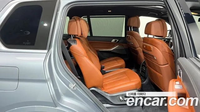 BMW X7 — Фото автомобиля 12