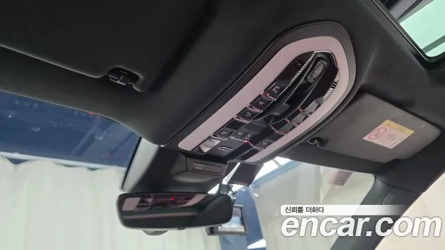 Porsche Macan — Фото автомобиля 25