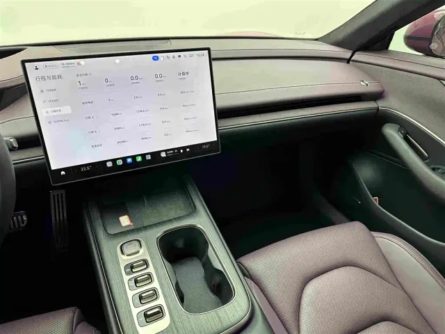 Xiaomi SU7 — Фото автомобиля 14