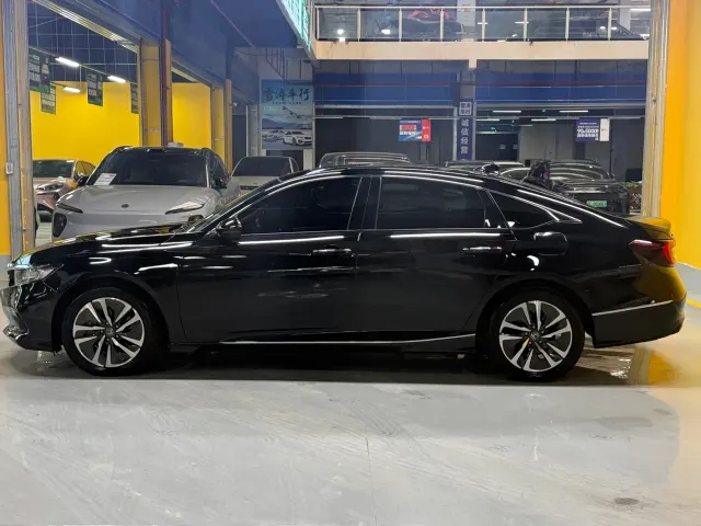 Honda Accord — Фото автомобиля 4