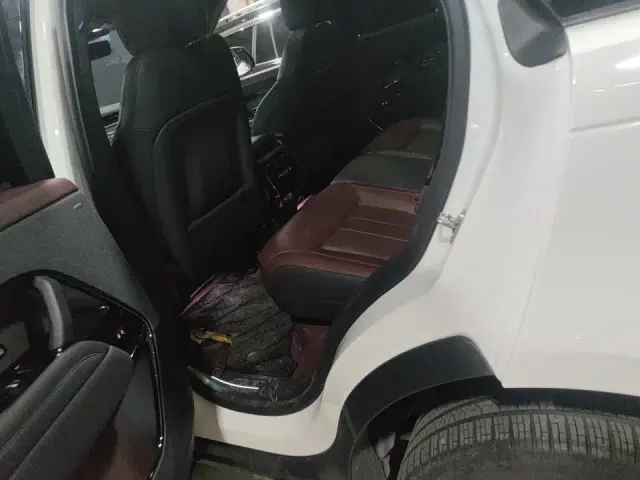 Land Rover Range Rover Sport — Фото автомобиля 11