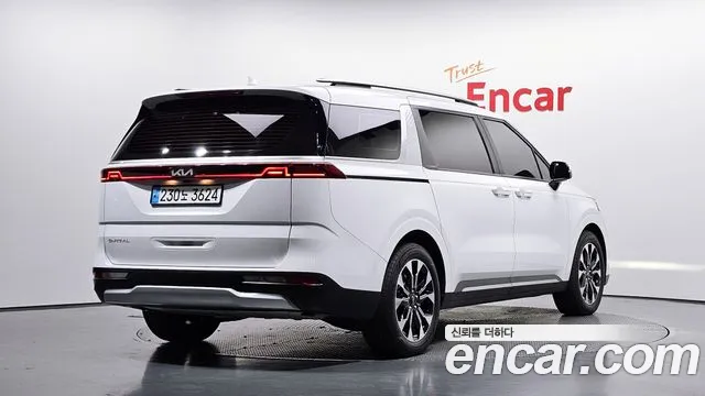 Kia Carnival Generation 4 — Фото автомобиля 2