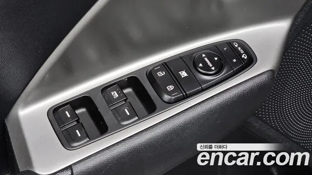 Kia Niro — Фото автомобиля 26