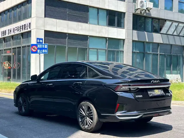 Dongfeng Yixuan MAX — Фото автомобиля 6