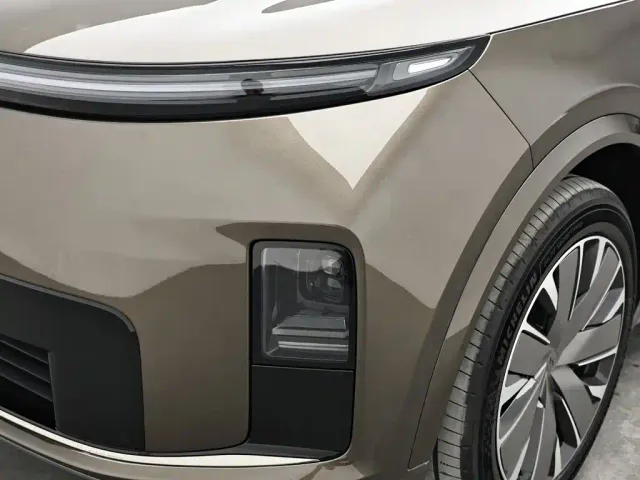 Li Auto Li Xiang L9 — Фото автомобиля 18