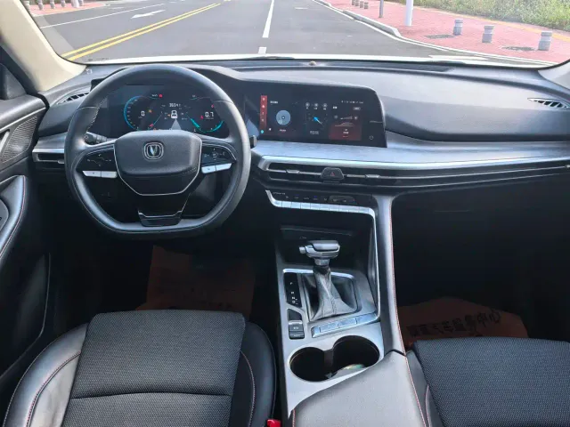 Changan CS35 Plus — Фото автомобиля 5