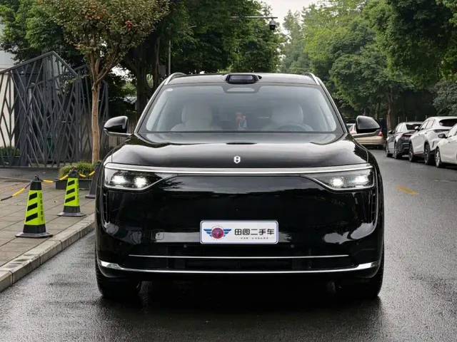 Aito M8 — Фото автомобиля 2
