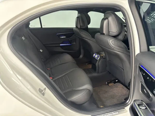 Mercedes-Benz C-Class — Фото автомобиля 23