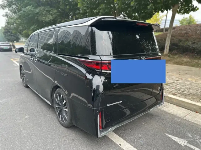 Toyota Vellfire — Фото автомобиля 9