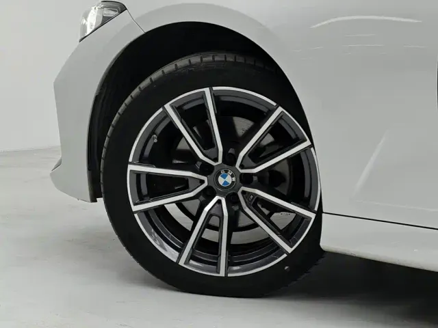 BMW 3 Series — Фото автомобиля 12