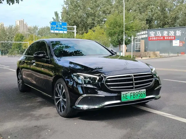 Mercedes-Benz E-Class — Фото автомобиля 3