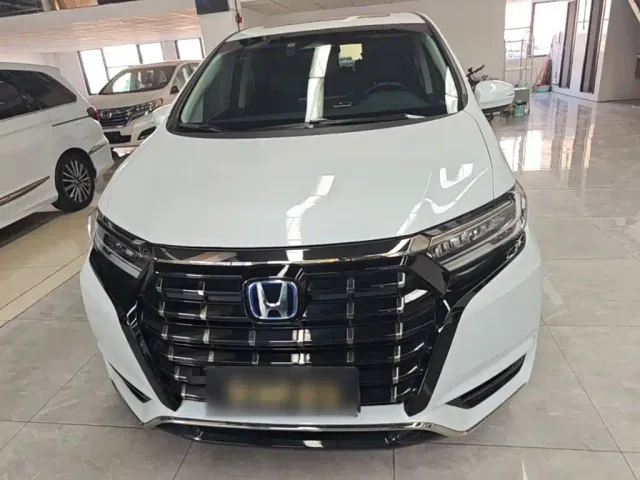 Honda Elysion — Фото автомобиля 2