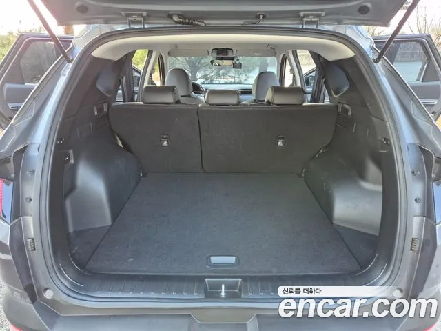 Hyundai Tucson Tucson (NX4) Дизель 2.0 2WD — Фото автомобиля 20