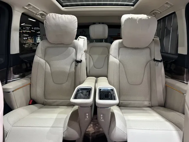 Mercedes-Benz V-Class — Фото автомобиля 7