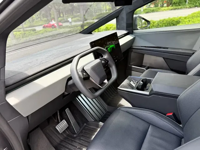 Tesla Cyber Off-Road Traveler — Фото автомобиля 7