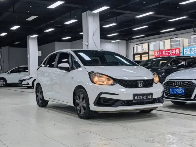Honda Fit — Фото автомобиля 3
