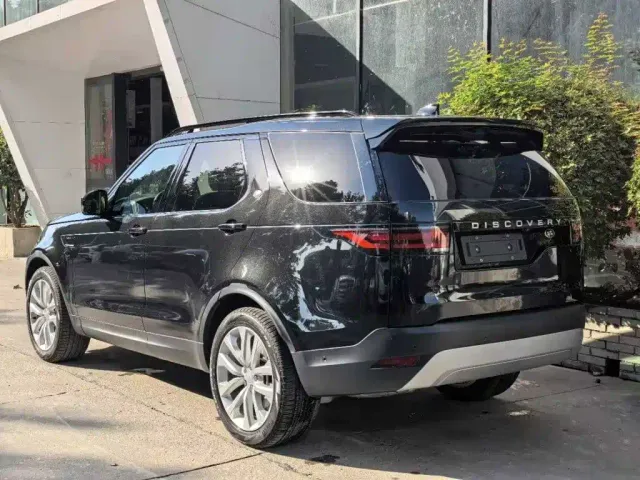 Land Rover Discovery — Фото автомобиля 3
