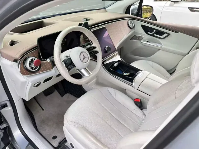 Mercedes-Benz EQE SUV — Фото автомобиля 2