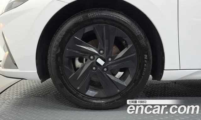 Hyundai Avante CN7 — Фото автомобиля 5