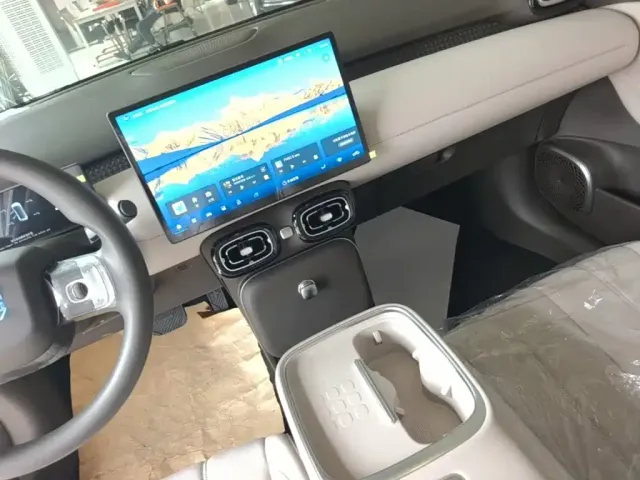 GAC Aion UT — Фото автомобиля 12