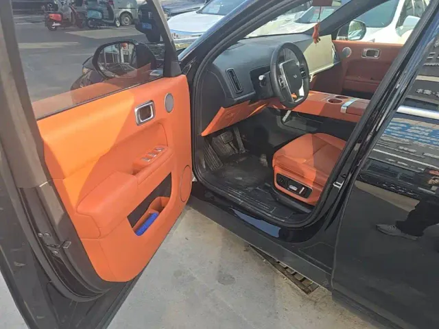 Li Auto L7 — Фото автомобиля 15